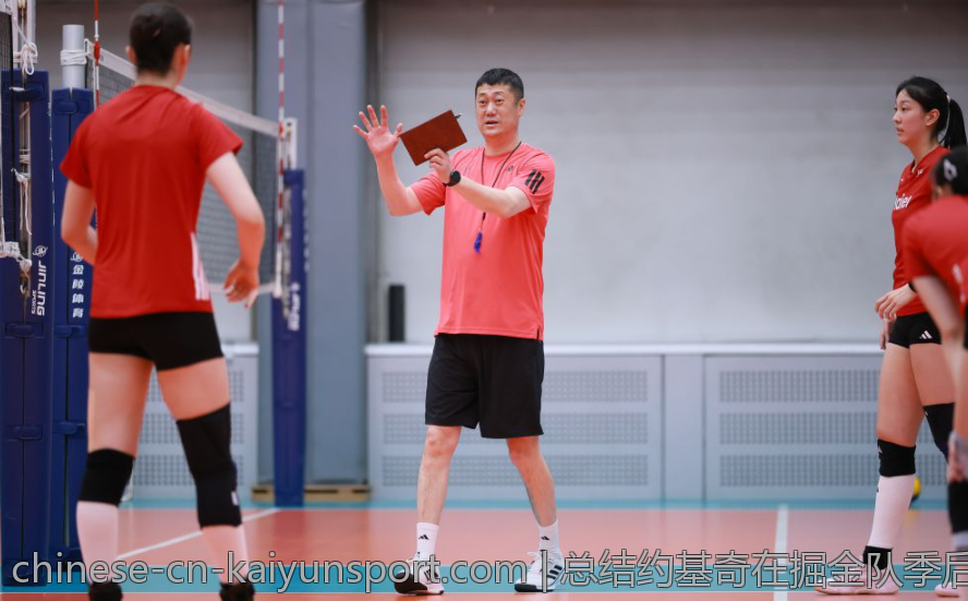 总结约基奇在掘金队季后赛中的数据表现与赛场贡献